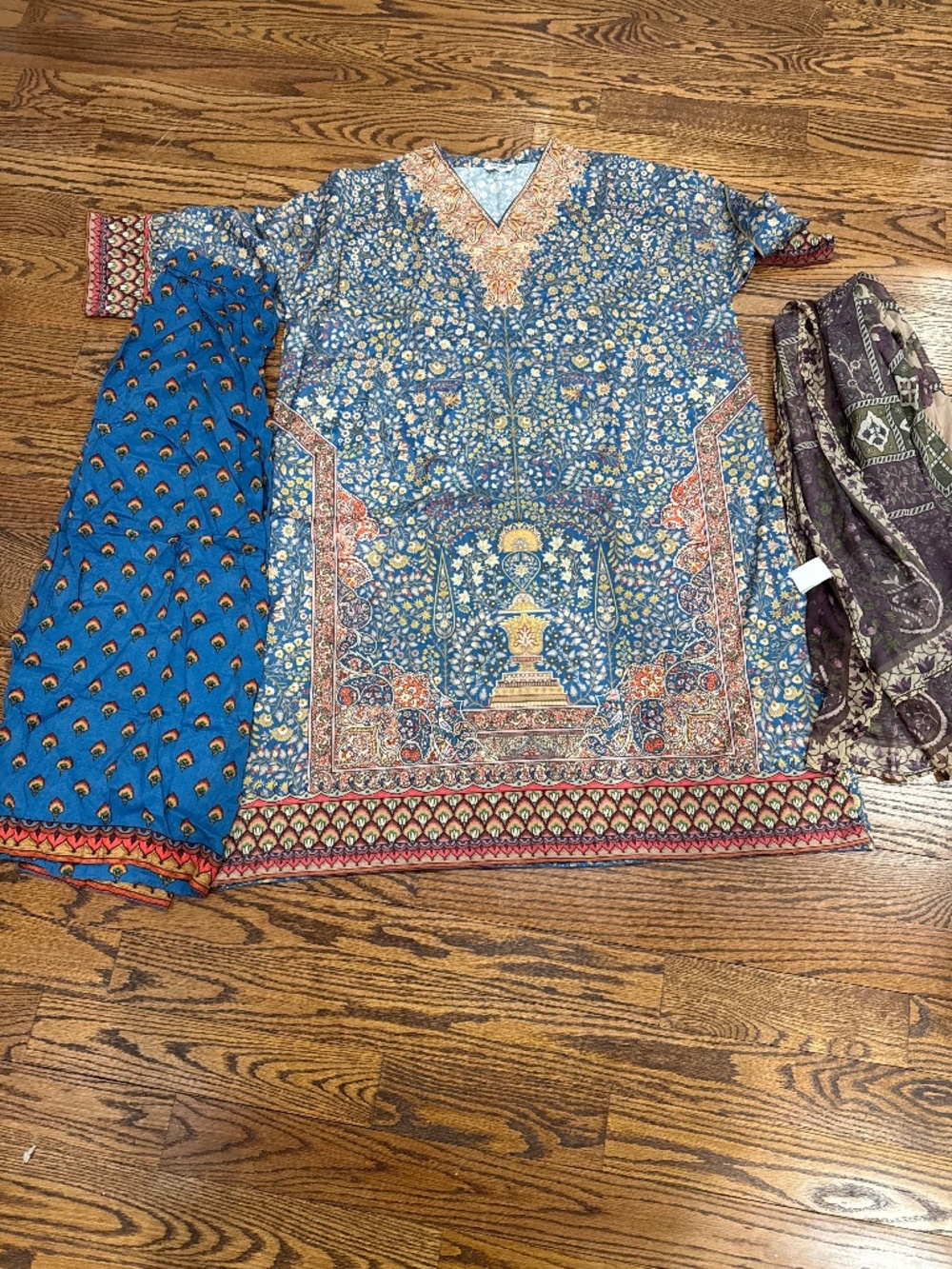 Sapphire 3Pc Silk Suit,Chiffon Dupatta, Plus XXXL, NWOT, Pakistan